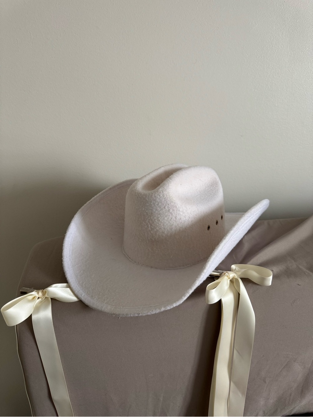 Cream Western Cowboy Hat with Satin Ties